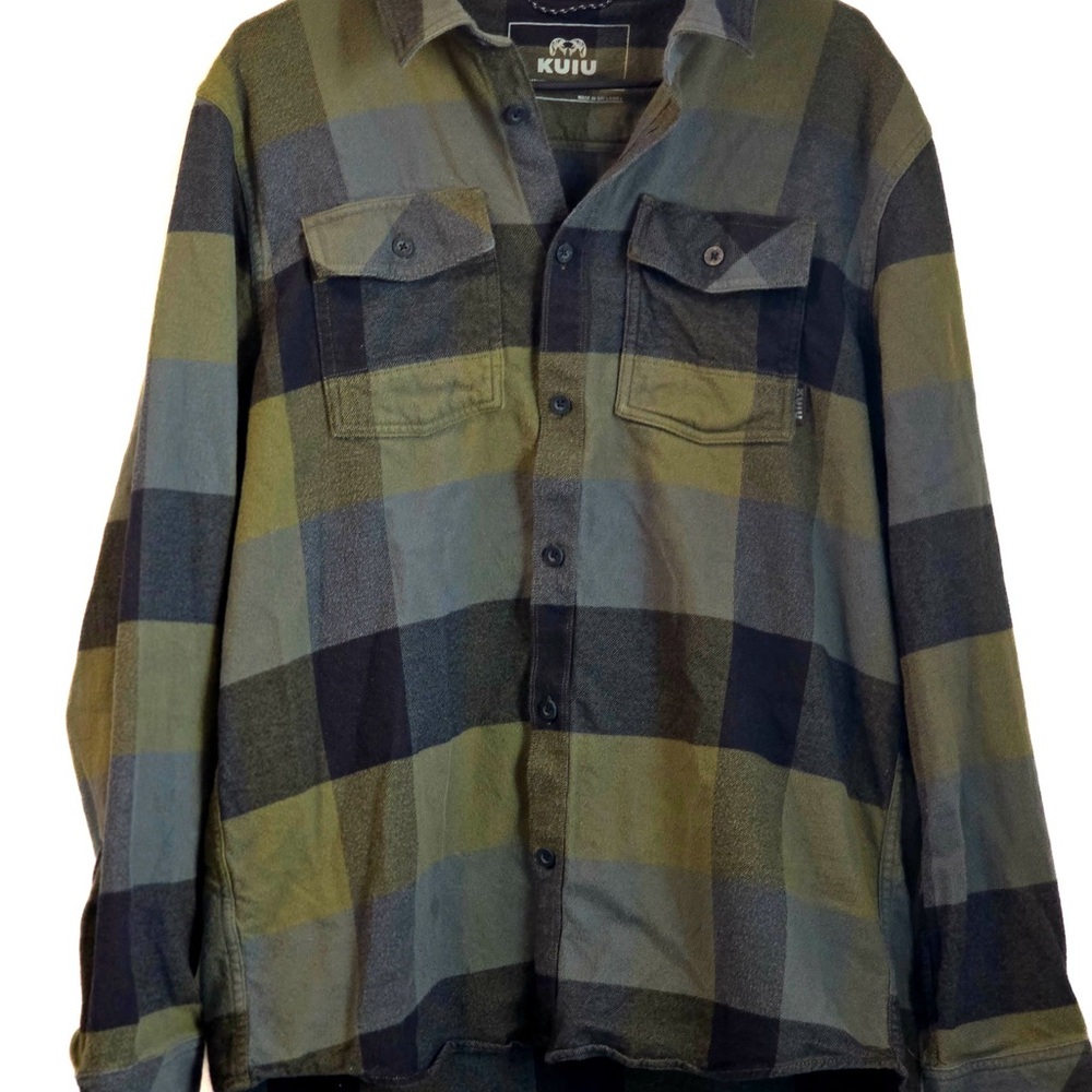 KUIU Men's Green and Black flannel.